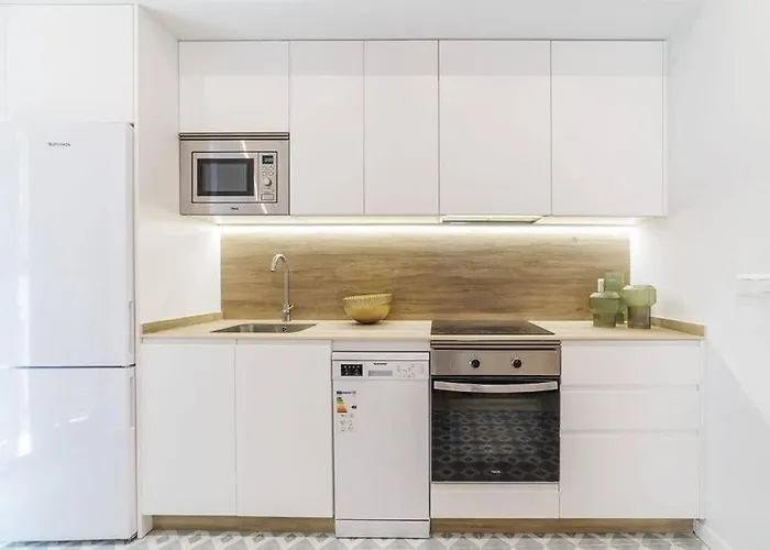 Bs Brand New Triplex Private Terrace Downtown Parking