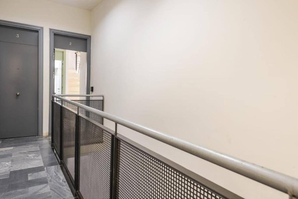 Bs Brand New Triplex Private Terrace Downtown Parking Apartment Seville