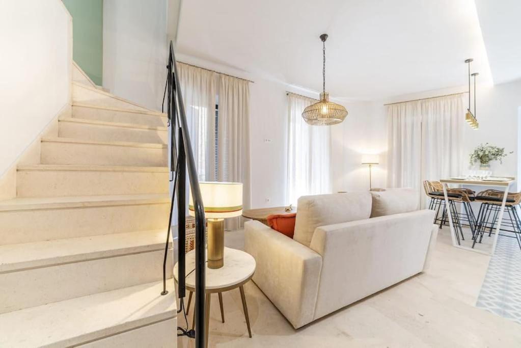 Bs Brand New Triplex Private Terrace Downtown Parking Apartment *