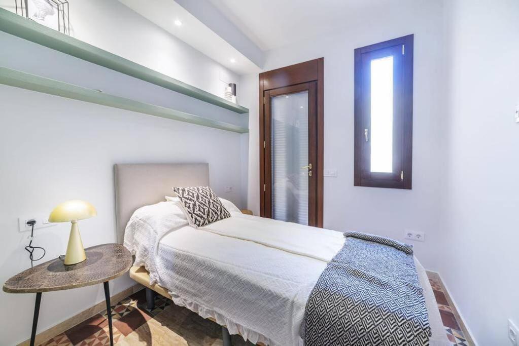 Bs Brand New Triplex Private Terrace Downtown Parking Apartment Seville