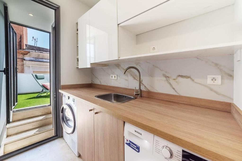 Bs Brand New Triplex Private Terrace Downtown Parking Seville
