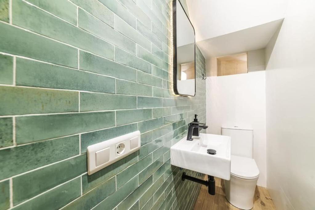 Bs Brand New Triplex Private Terrace Downtown Parking * Seville